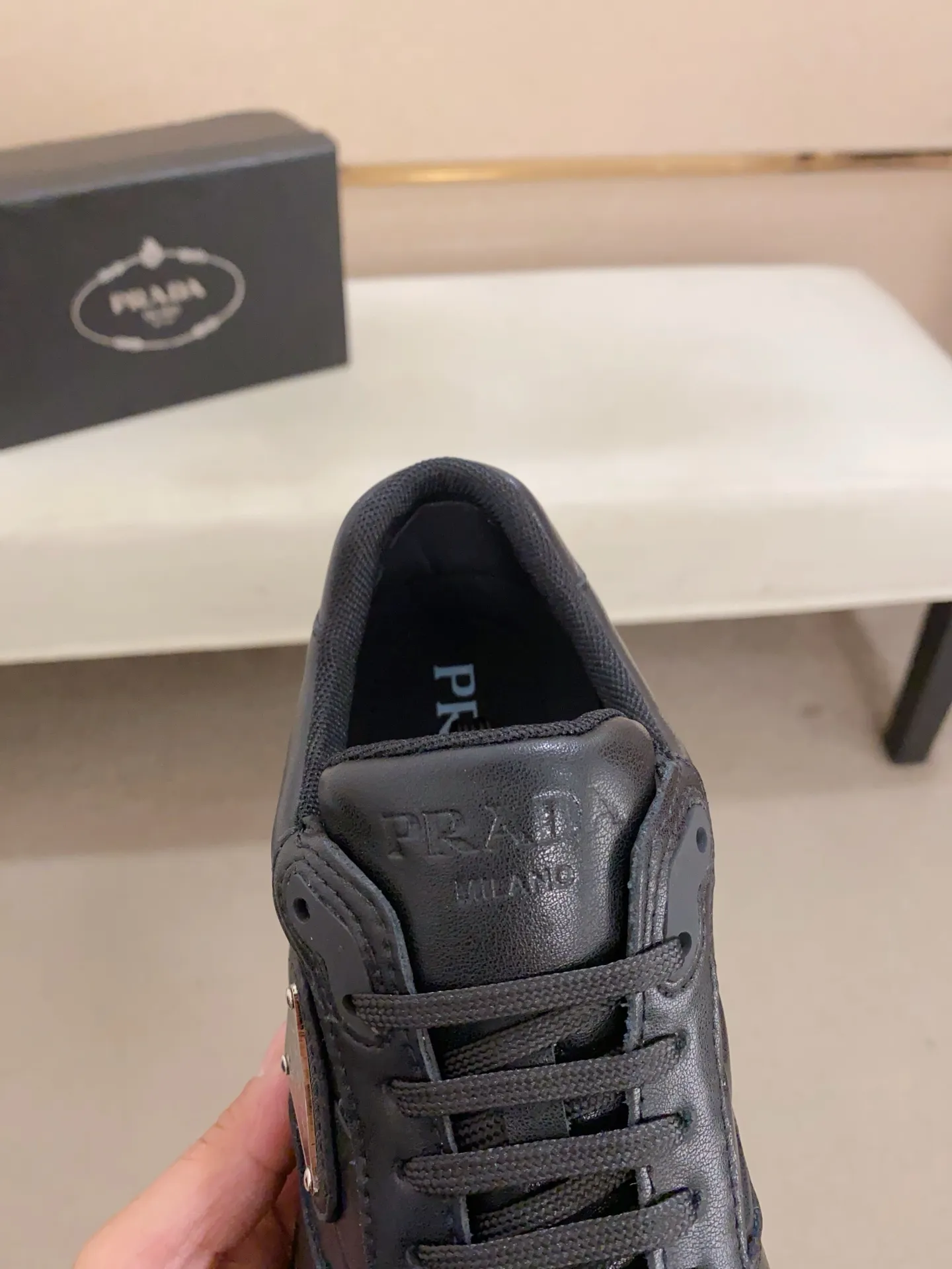 Men's shoes 💰: 500💰 [Prada～Prada] Trendy new styles are on the market. Same style as the official website. Counter quality. Original matching. [Strong] [Strong] Selected first-layer cowhide fabric. Comfortable and breathable sheepskin lining, fine workmanship, upper layer made of 100% pure cowhide, original last shape, comfortable on the feet, shoe sizes 38 to 44
